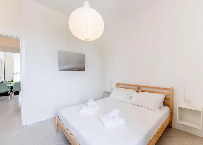 Certosa - Bright & Modern - 2 Steps From Train Station By Innstay Apartamento